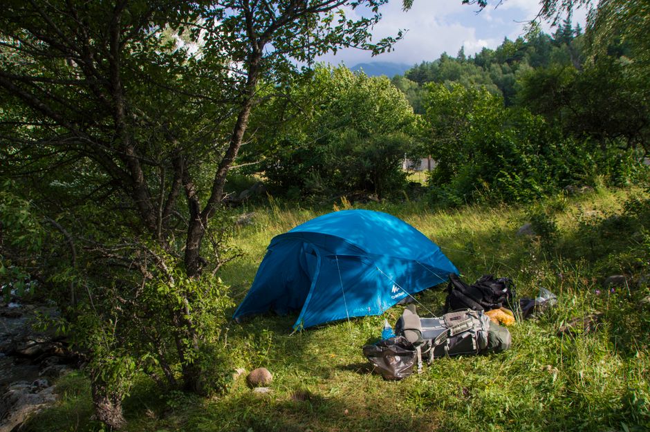 materiel-de-randonnee-bivouac-leger-et-ecologie-allier-performance-et-durabilite